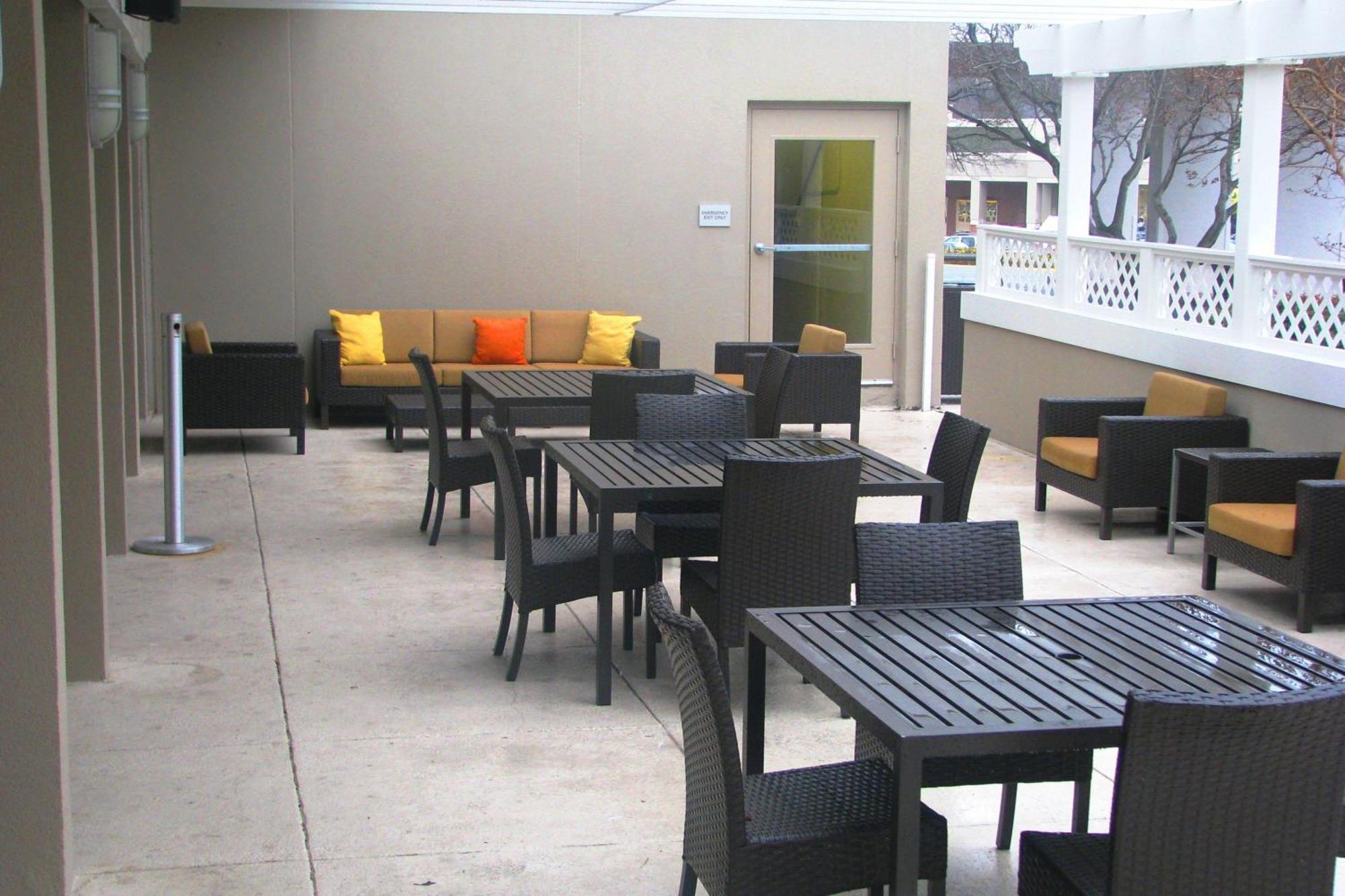 Courtyard By Marriott Alexandria Pentagon South Hotel Exterior photo